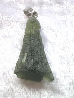 Moldavit-Anhänger mit Silber-Oese