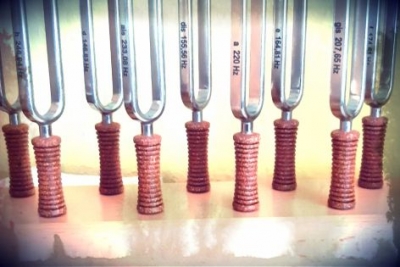 Phonophorese - Stimmgabeltherapie