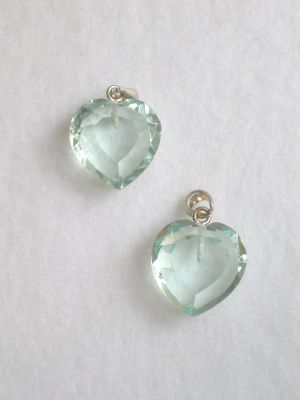 Vulkanglas-Herzanhaenger tuerkis facettiert