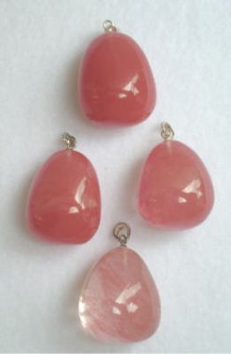 Vulkanglas-Anhaenger Trommelstein türkis