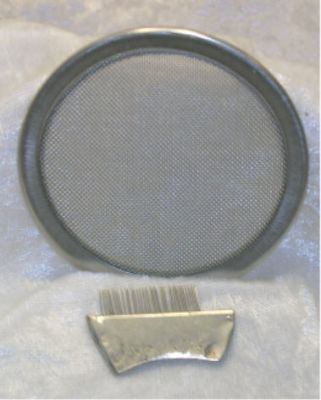 Raeuchersieb klein mit Bürstchen