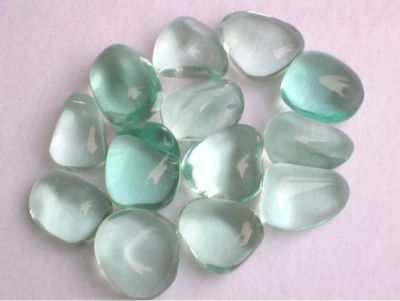 Vulkanglas-Trommelsteine tuerkis